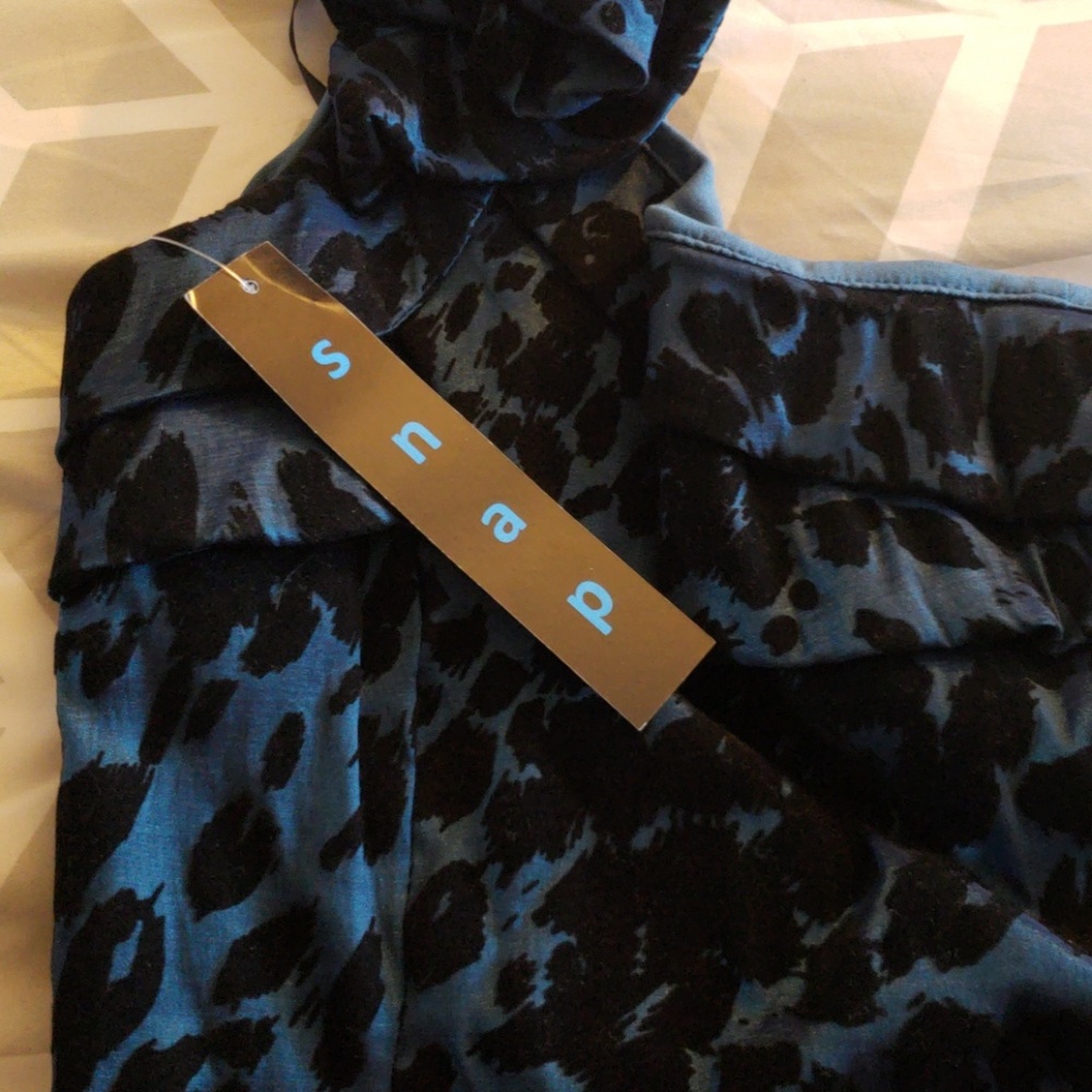 Dress - Picture 3 of 3